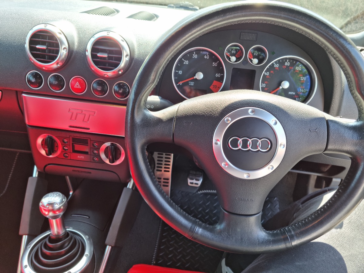 2003 Audi TT Image 6